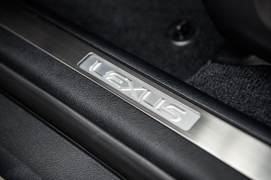 Логотип Lexus RX450h 2019 года  (WW) (фото 72 из 97)